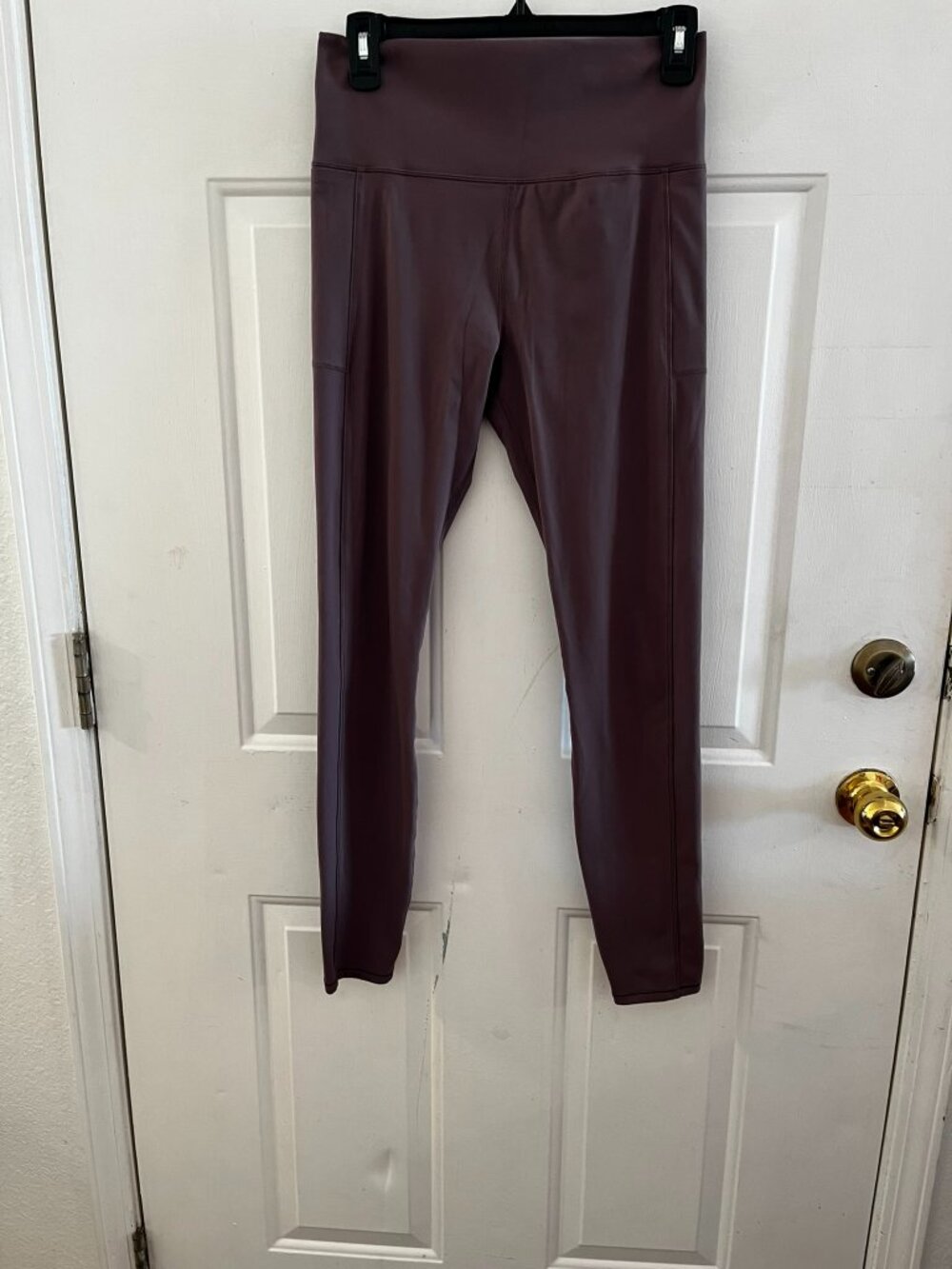 Vuori Woman's Purple Studio Pocket Yoga Sports Leggings Sz xs